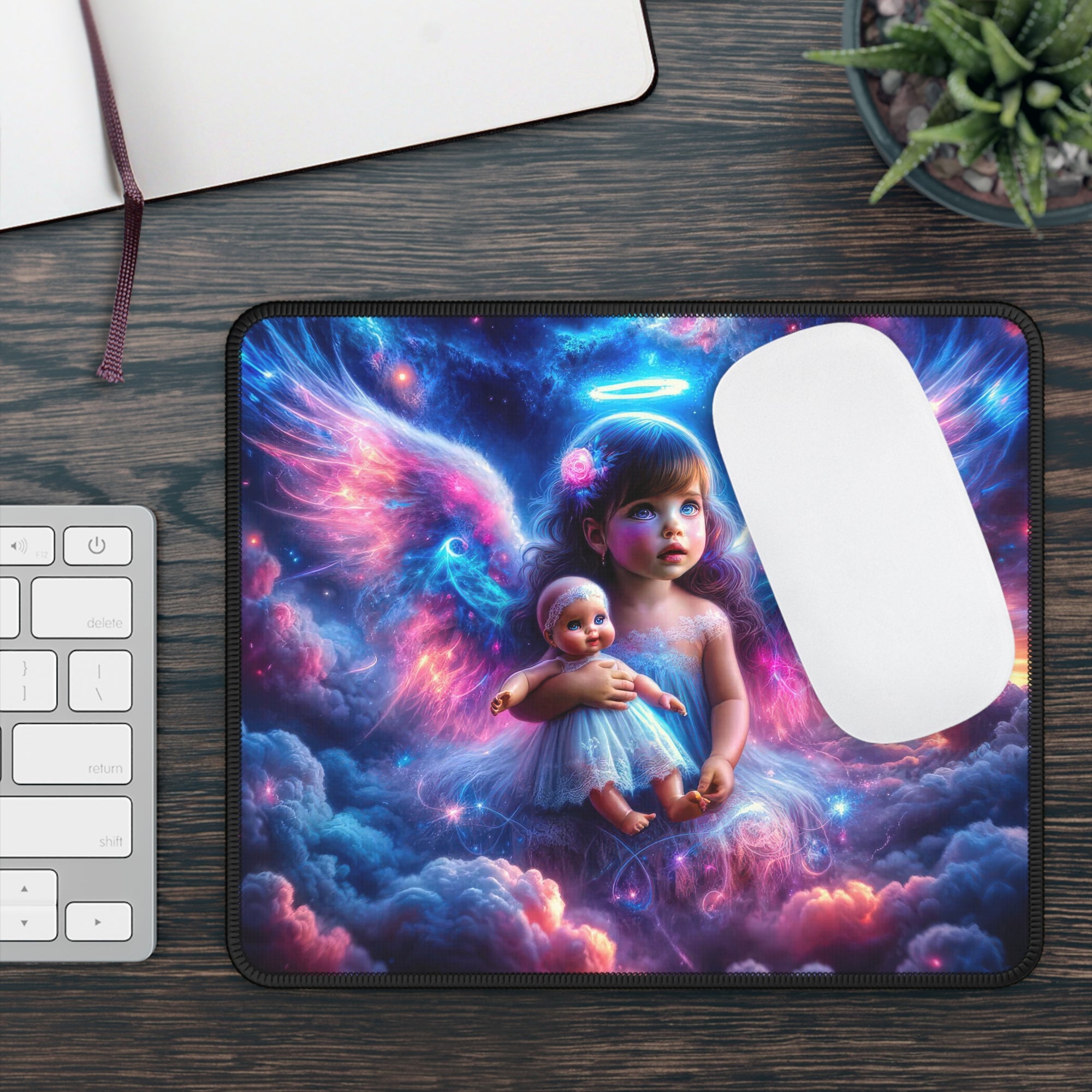 Le tapis de souris de jeu Celestial Innocence